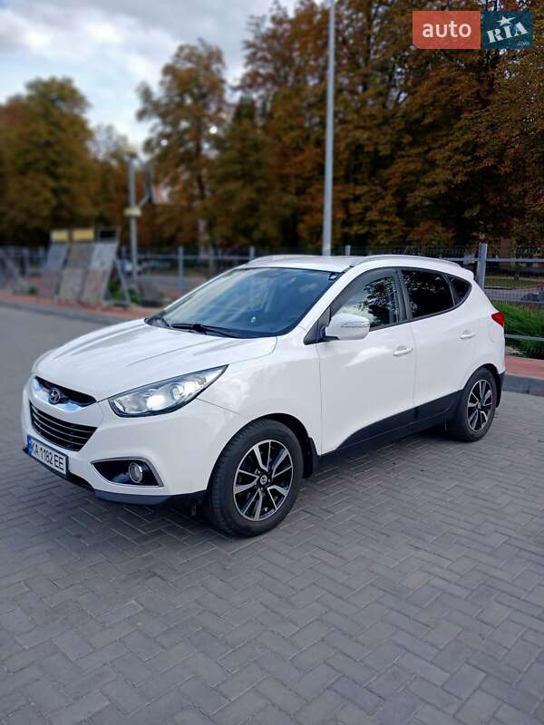 Внедорожник / Кроссовер Hyundai ix35 2012 в 