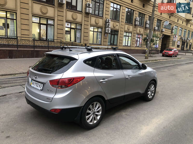 Внедорожник / Кроссовер Hyundai ix35 2010 в Киеве фото 2 Внедорожник / Кроссовер Hyundai ix35 2010 в Киеве