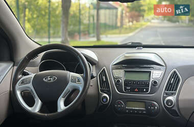 Внедорожник / Кроссовер Hyundai ix35 2012 в 