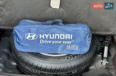 Внедорожник / Кроссовер Hyundai ix35 2012 в 