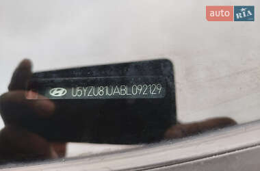 Внедорожник / Кроссовер Hyundai ix35 2011 в 
