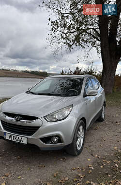Внедорожник / Кроссовер Hyundai ix35 2010 в Черновцах