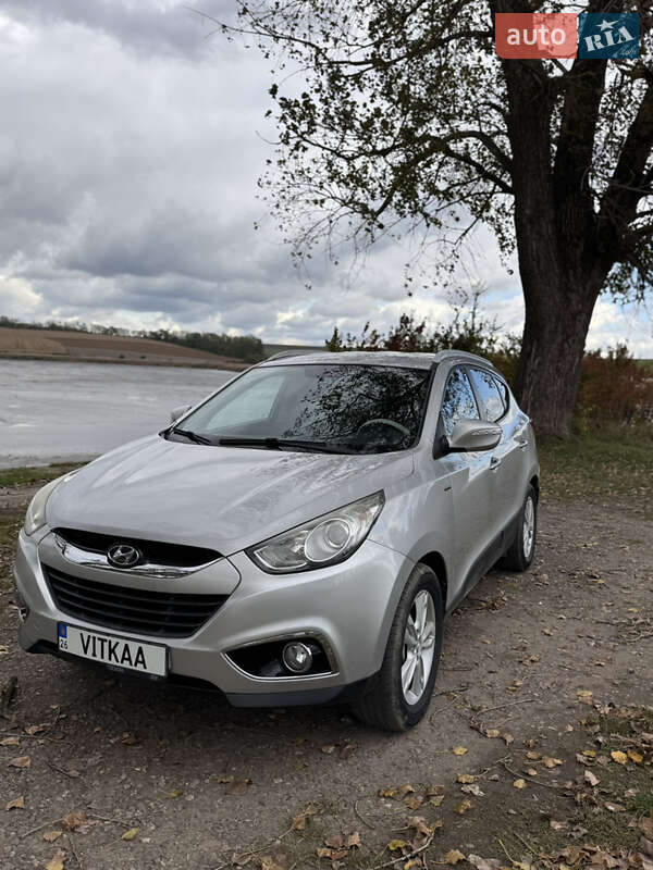 Внедорожник / Кроссовер Hyundai ix35 2010 в Черновцах