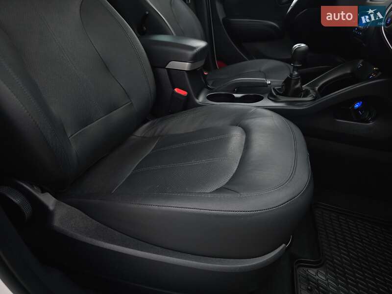 Внедорожник / Кроссовер Hyundai ix35 2012 в Калуше