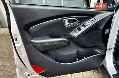 Внедорожник / Кроссовер Hyundai ix35 2012 в 