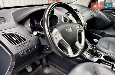 Внедорожник / Кроссовер Hyundai ix35 2012 в 