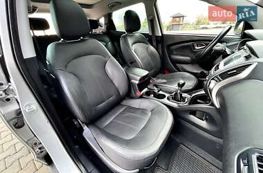 Внедорожник / Кроссовер Hyundai ix35 2012 в 