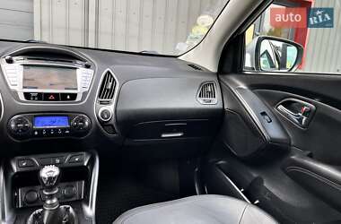 Внедорожник / Кроссовер Hyundai ix35 2012 в 