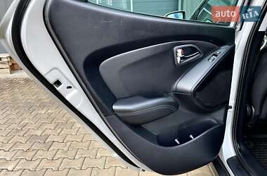 Внедорожник / Кроссовер Hyundai ix35 2012 в 