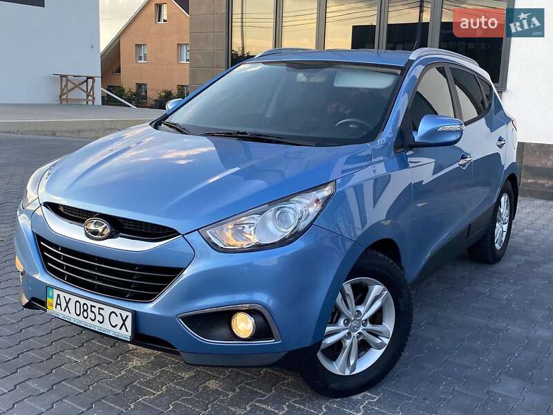 Внедорожник / Кроссовер Hyundai ix35 2012 в 