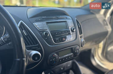 Внедорожник / Кроссовер Hyundai ix35 2012 в 