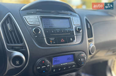 Внедорожник / Кроссовер Hyundai ix35 2012 в 