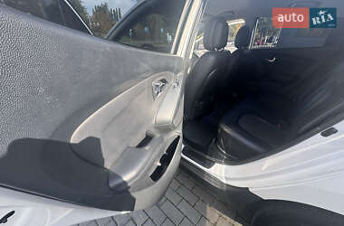 Внедорожник / Кроссовер Hyundai ix35 2012 в 
