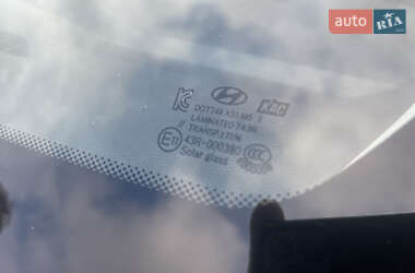 Внедорожник / Кроссовер Hyundai ix35 2011 в 