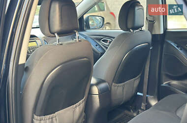 Внедорожник / Кроссовер Hyundai ix35 2014 в 