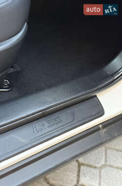Внедорожник / Кроссовер Hyundai ix35 2012 в 