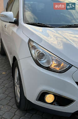 Внедорожник / Кроссовер Hyundai ix35 2012 в 