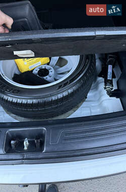 Внедорожник / Кроссовер Hyundai ix35 2012 в 