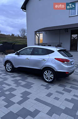 Внедорожник / Кроссовер Hyundai ix35 2013 в 