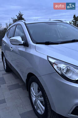 Внедорожник / Кроссовер Hyundai ix35 2013 в 