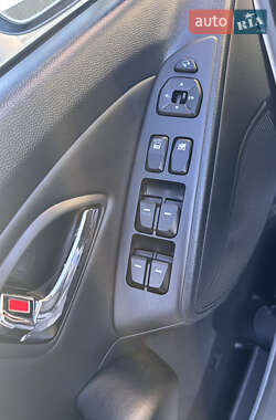 Внедорожник / Кроссовер Hyundai ix35 2013 в 