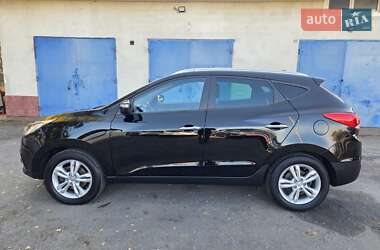 Внедорожник / Кроссовер Hyundai ix35 2013 в 