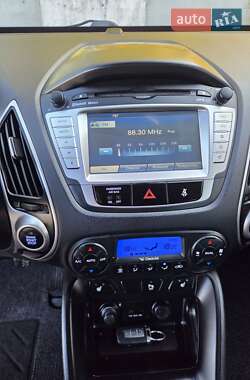 Внедорожник / Кроссовер Hyundai ix35 2013 в 