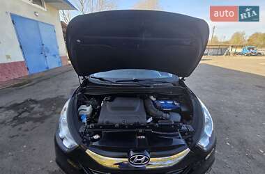 Внедорожник / Кроссовер Hyundai ix35 2013 в 
