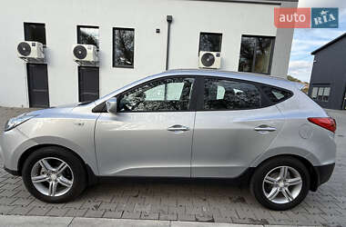Внедорожник / Кроссовер Hyundai ix35 2010 в 