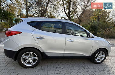 Внедорожник / Кроссовер Hyundai ix35 2010 в 