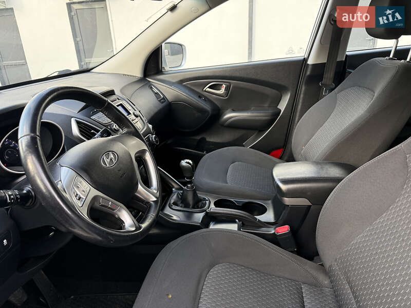 Позашляховик / Кросовер Hyundai ix35 2010 в Млиніві