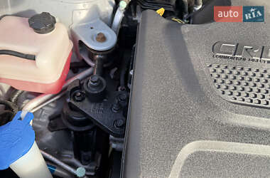 Внедорожник / Кроссовер Hyundai ix35 2010 в 