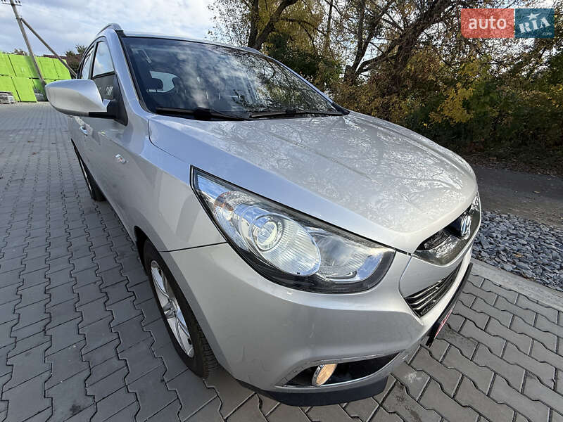 Позашляховик / Кросовер Hyundai ix35 2010 в Млиніві