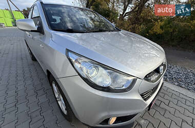 Внедорожник / Кроссовер Hyundai ix35 2010 в 