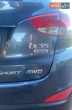 Внедорожник / Кроссовер Hyundai ix35 2011 в 