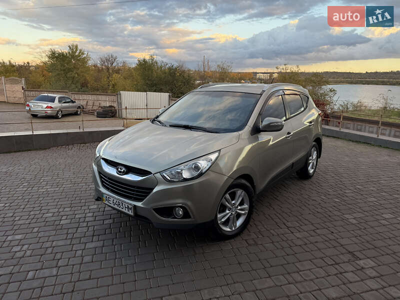 Внедорожник / Кроссовер Hyundai ix35 2010 в Кривом Роге