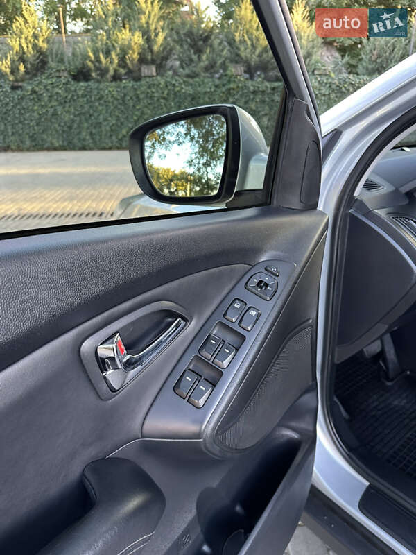 Позашляховик / Кросовер Hyundai ix35 2012 в Одесі