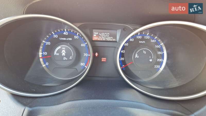 Внедорожник / Кроссовер Hyundai ix35 2010 в Киеве фото 3 Внедорожник / Кроссовер Hyundai ix35 2010 в Киеве