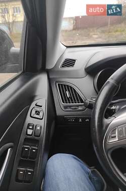 Внедорожник / Кроссовер Hyundai ix35 2010 в Полтаве