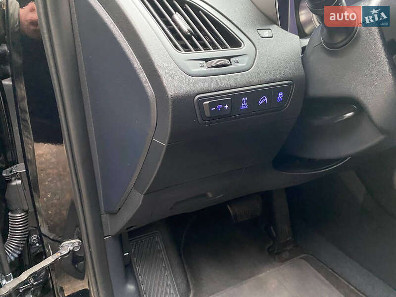 Внедорожник / Кроссовер Hyundai ix35 2015 в Радивилове