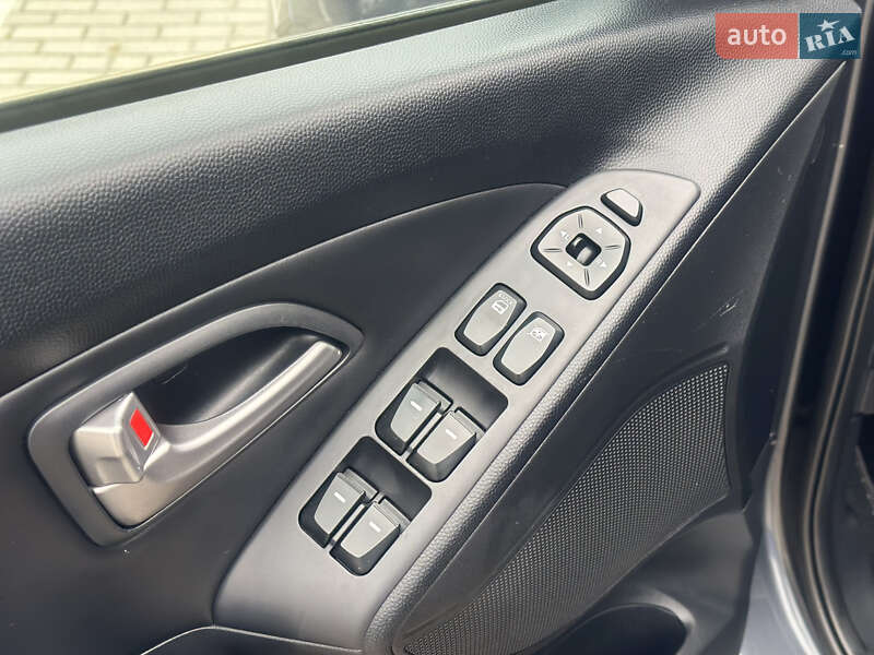 Внедорожник / Кроссовер Hyundai ix35 2011 в Дубно