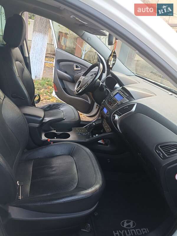 Внедорожник / Кроссовер Hyundai ix35 2012 в Сарате фото 7 Внедорожник / Кроссовер Hyundai ix35 2012 в Сарате