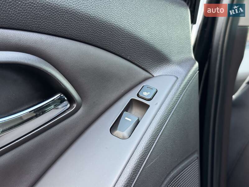 Внедорожник / Кроссовер Hyundai ix35 2011 в Одессе фото 19 Внедорожник / Кроссовер Hyundai ix35 2011 в Одессе