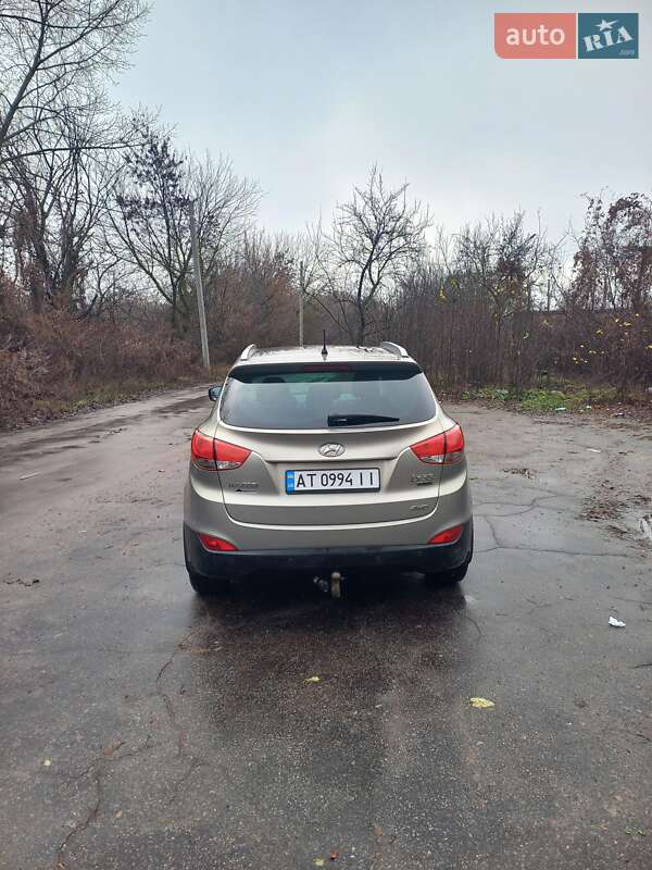 Внедорожник / Кроссовер Hyundai ix35 2010 в Конотопе