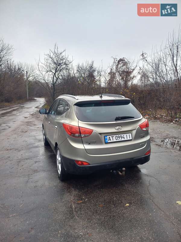 Внедорожник / Кроссовер Hyundai ix35 2010 в Конотопе