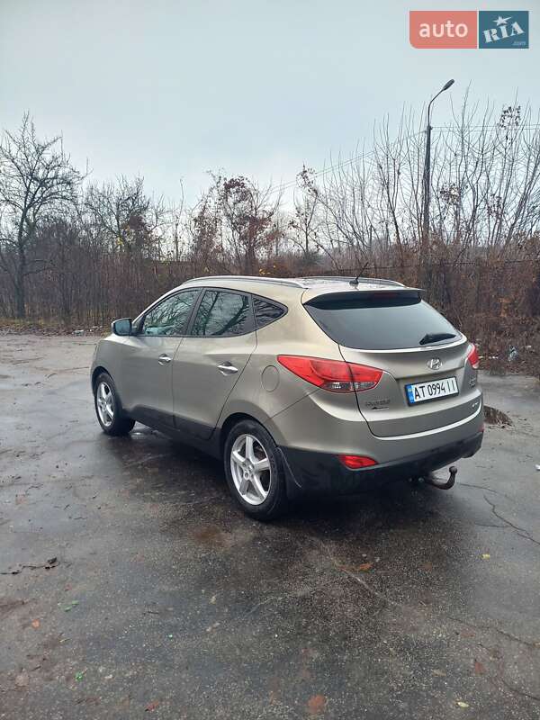 Внедорожник / Кроссовер Hyundai ix35 2010 в Конотопе