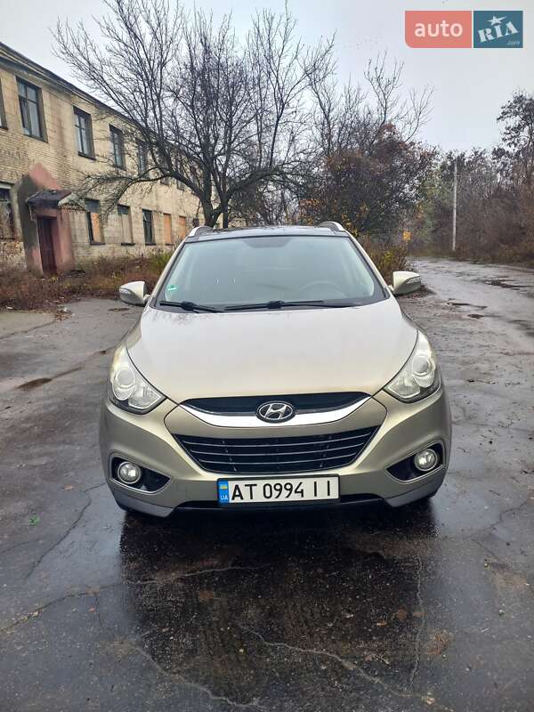 Внедорожник / Кроссовер Hyundai ix35 2010 в Конотопе