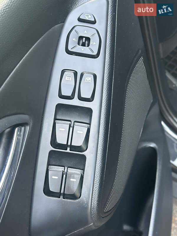 Внедорожник / Кроссовер Hyundai ix35 2010 в Ровно фото 12 Внедорожник / Кроссовер Hyundai ix35 2010 в Ровно