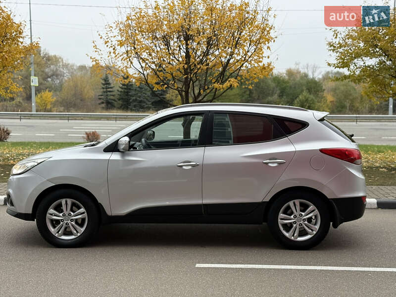 Внедорожник / Кроссовер Hyundai ix35 2010 в Киеве