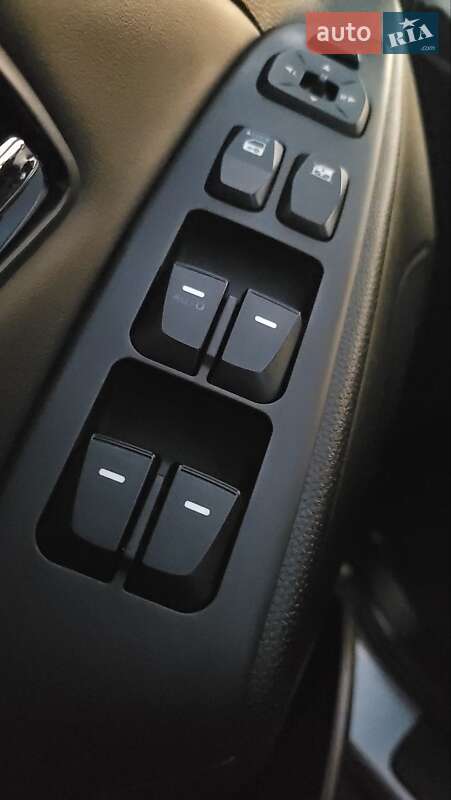 Внедорожник / Кроссовер Hyundai ix35 2013 в Харькове фото 30 Внедорожник / Кроссовер Hyundai ix35 2013 в Харькове